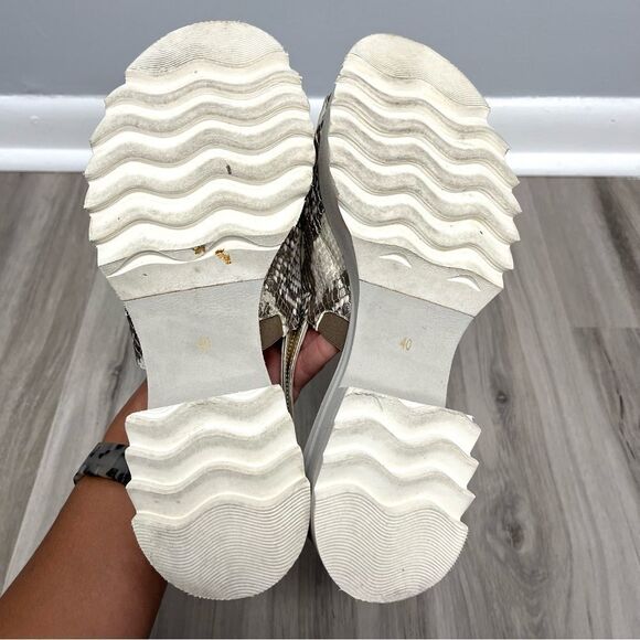 Luca Grossi Sandals Women’s 40 Beige, Silver and White Snake Print Platform - Picture 5 of 6